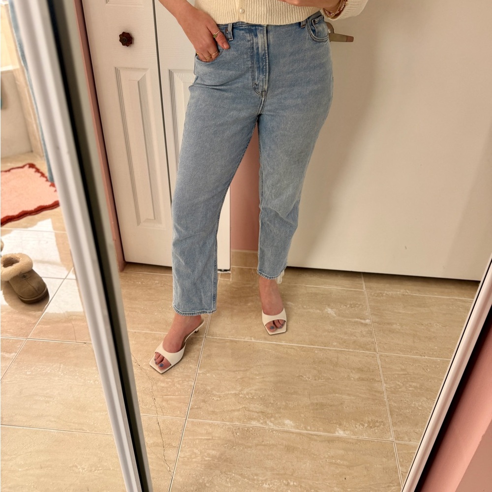 Abercrombie & Fitch High-Rise Light Wash Ankle Straight Jeans- Size 28 - Picture 3 of 15